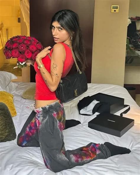 mia khalifa shoe size